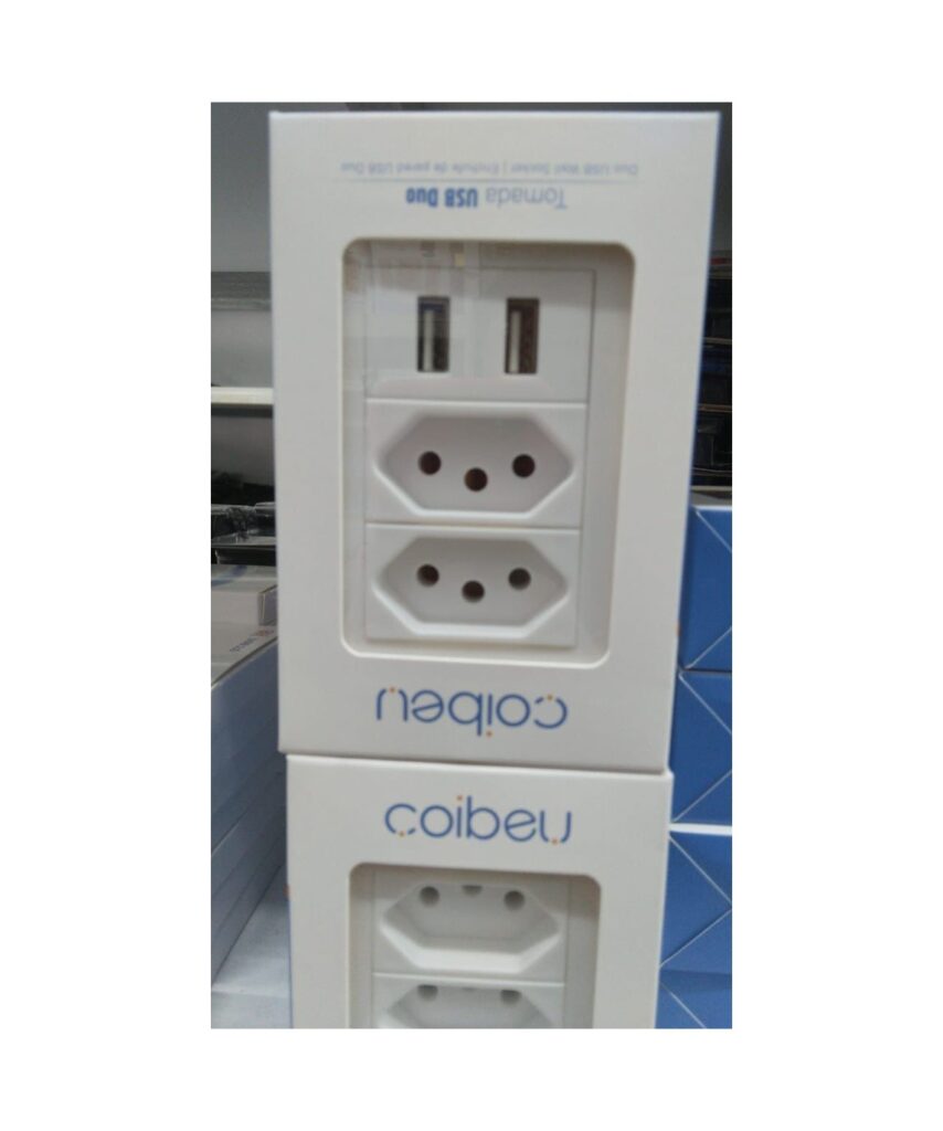 Tomada com USB 150pçs Fornecedor Atacado Caixa Fechada